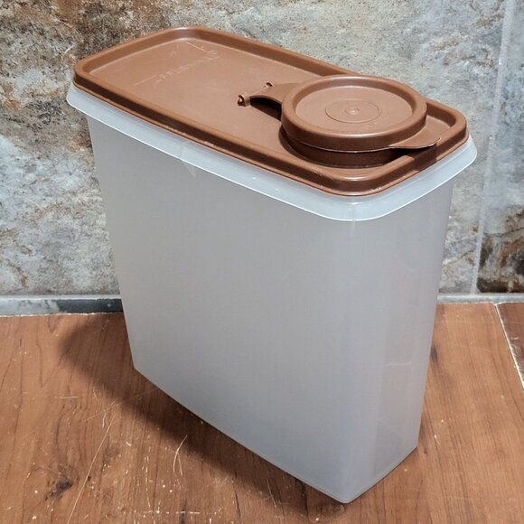 Vintage Tupperware Store-N-Pour 13 cup Storage Container Brown Flip Top Lid - Picture 12 of 12